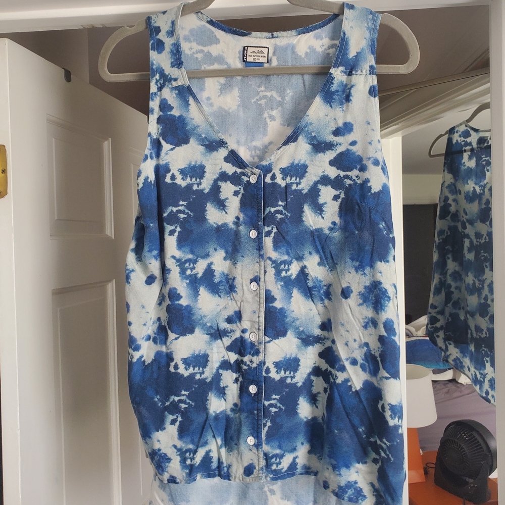 Kavu Blue and White Tie-Dye Button-Front Tank